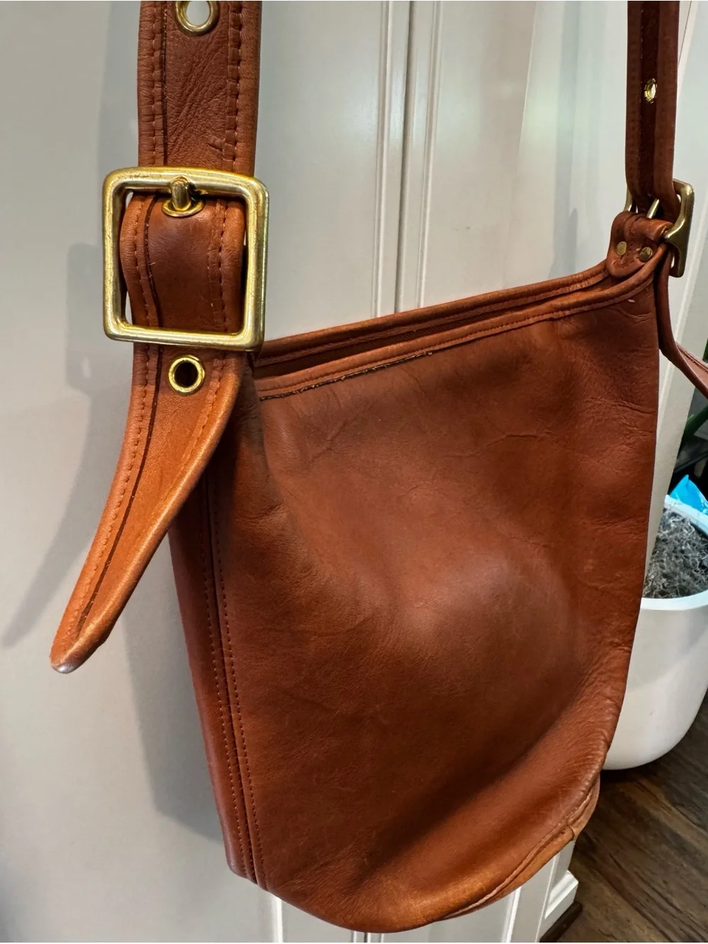 Vintage Coach Helen's Legacy 9953 Bucket Bag Brown Leather Adjustable Made USA